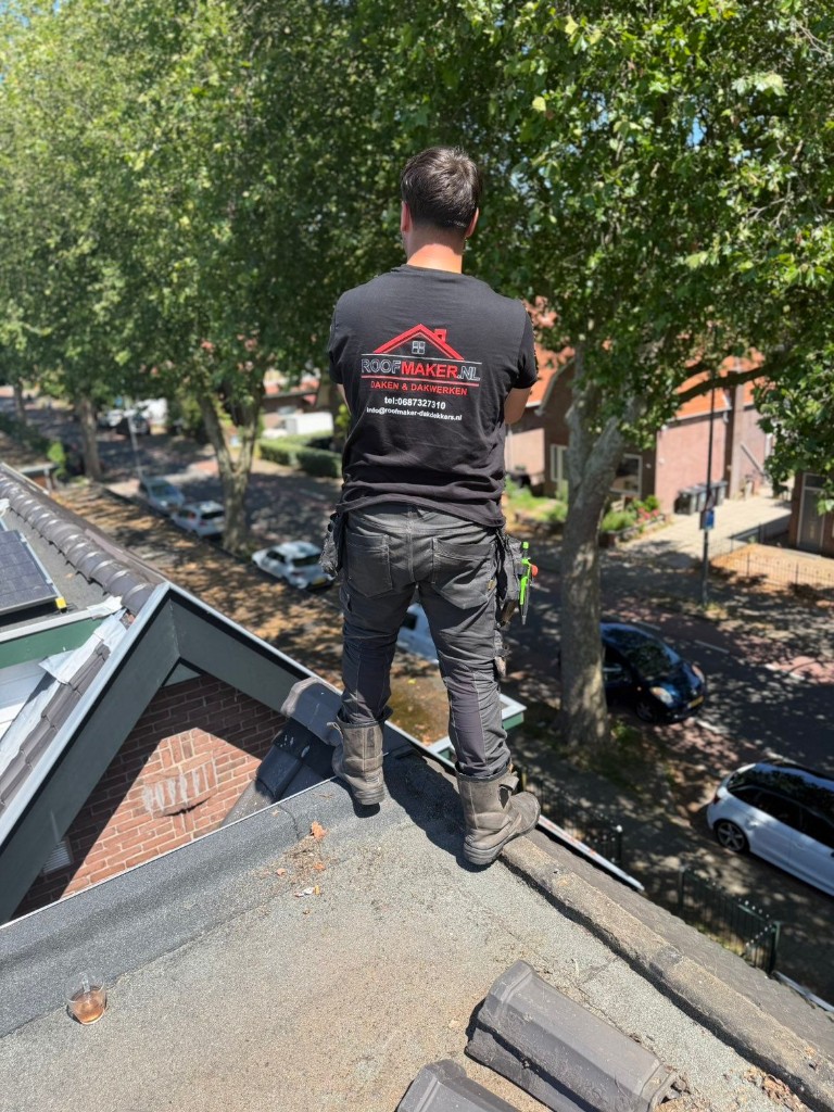 Dakreparatie door dakdekker in Utrecht